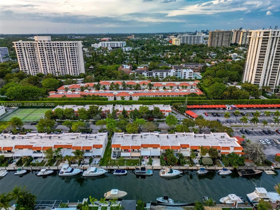 En Venta: $588,000 (3 camas, 3 baños, 1507 Pies cuadrados)