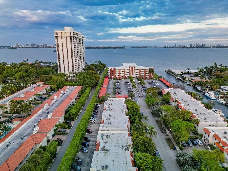 En Venta: $588,000 (3 camas, 3 baños, 1507 Pies cuadrados)