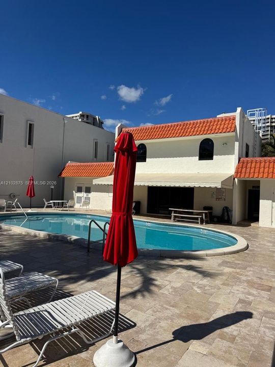 En Venta: $588,000 (3 camas, 3 baños, 1507 Pies cuadrados)