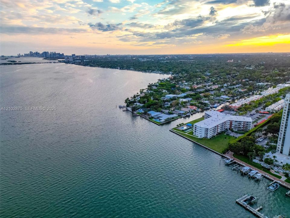 En Venta: $588,000 (3 camas, 3 baños, 1507 Pies cuadrados)