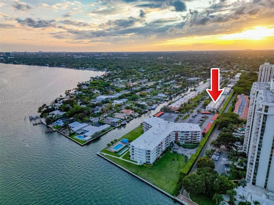 En Venta: $588,000 (3 camas, 3 baños, 1507 Pies cuadrados)
