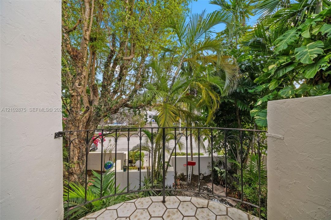 En Venta: $588,000 (3 camas, 3 baños, 1507 Pies cuadrados)