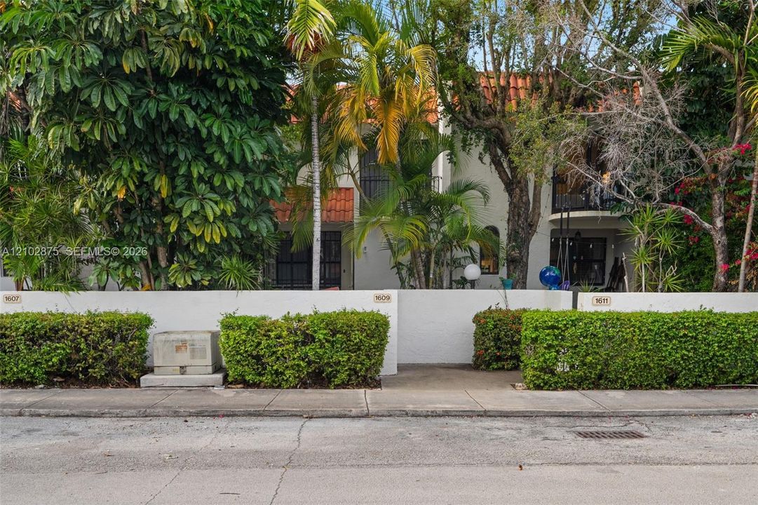 En Venta: $588,000 (3 camas, 3 baños, 1507 Pies cuadrados)