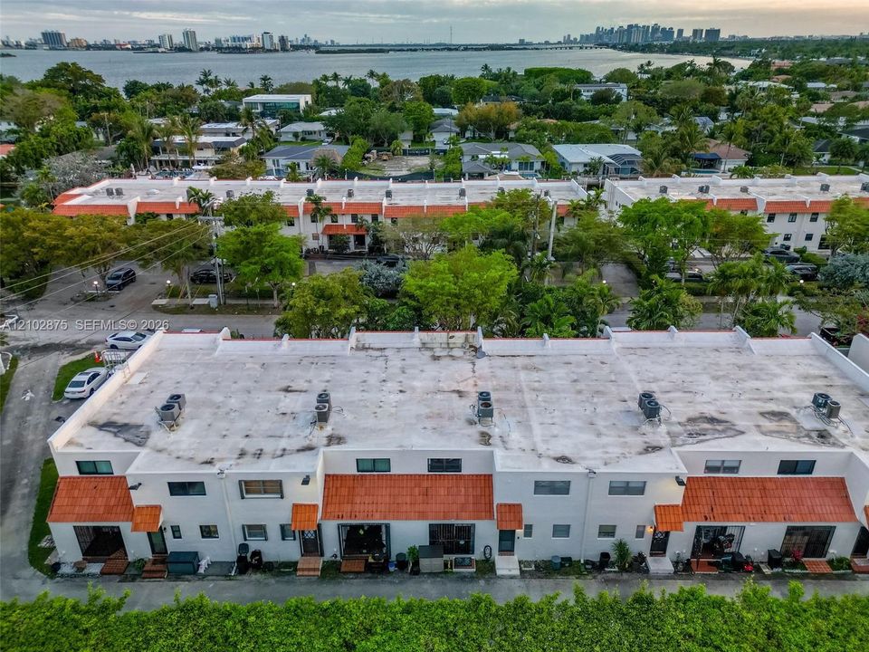 En Venta: $588,000 (3 camas, 3 baños, 1507 Pies cuadrados)