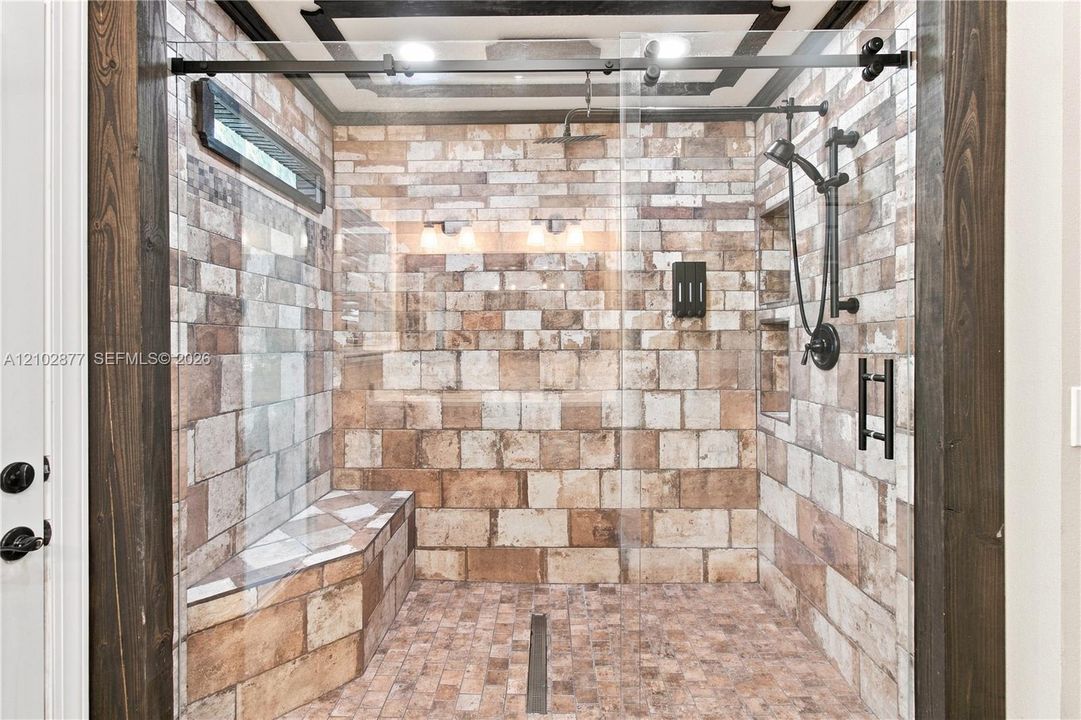 На продажу: $489,000 (4 спален, 2 ванн, 1815 Квадратных фут)