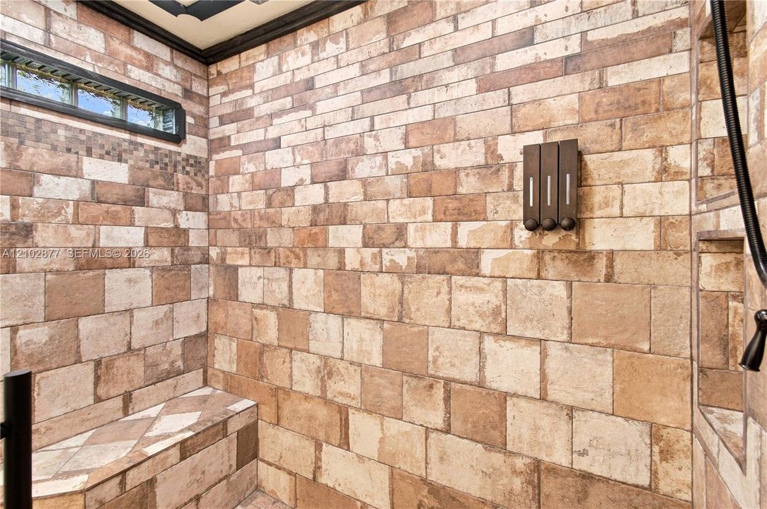 На продажу: $489,000 (4 спален, 2 ванн, 1815 Квадратных фут)