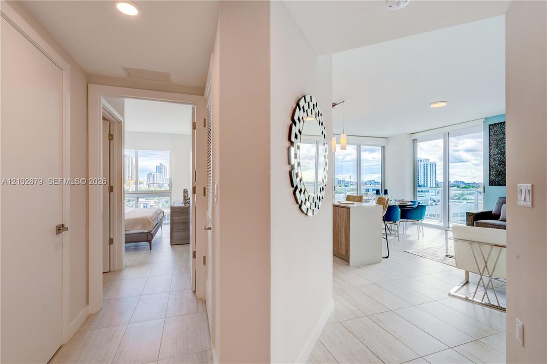 En Venta: $738,800 (2 camas, 2 baños, 1048 Pies cuadrados)