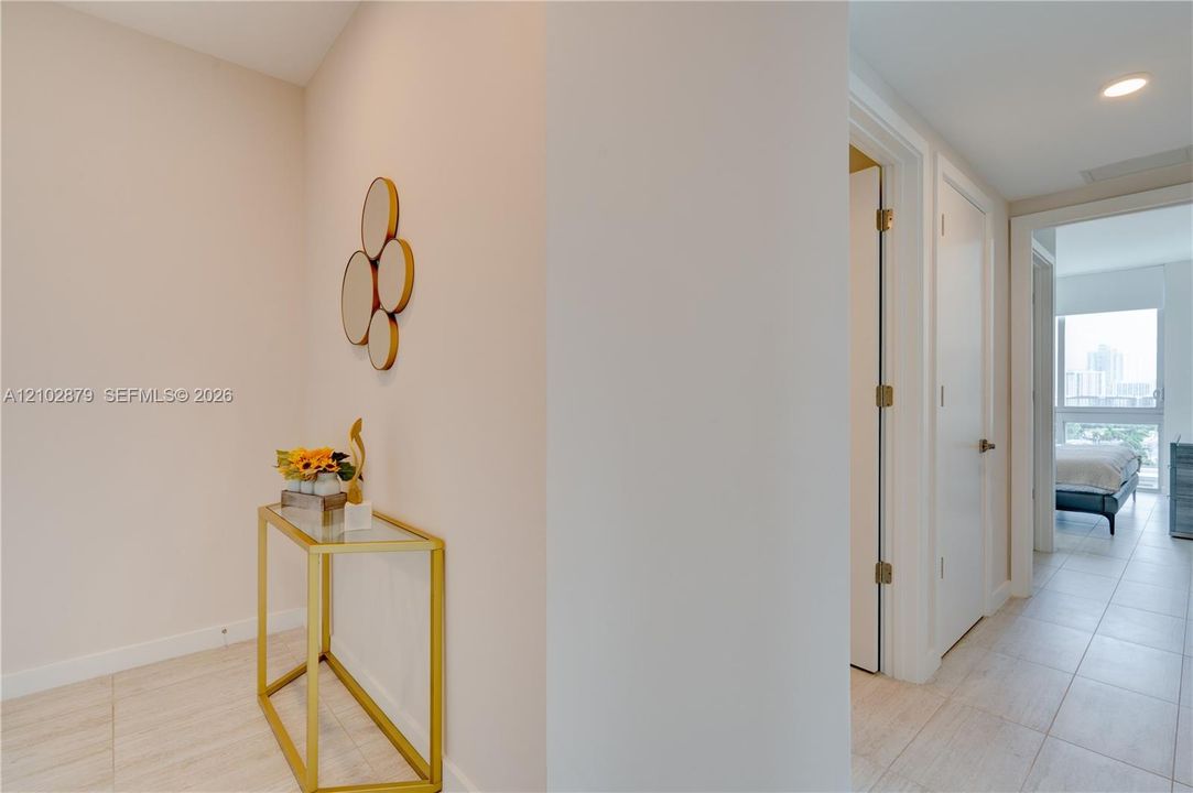 En Venta: $738,800 (2 camas, 2 baños, 1048 Pies cuadrados)