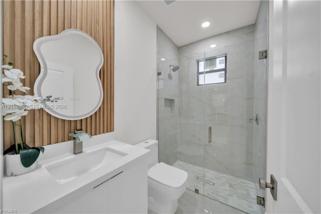 На продажу: $369,900 (3 спален, 2 ванн, 1480 Квадратных фут)