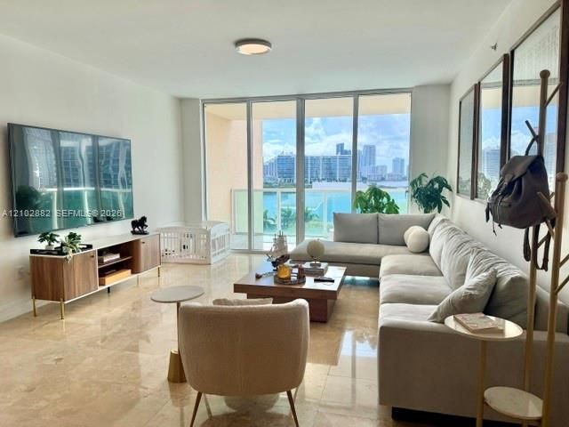 For Rent: $4,300 (2 beds, 2 baths, 1824 Square Feet)