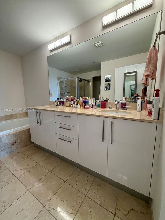 For Rent: $4,300 (2 beds, 2 baths, 1824 Square Feet)