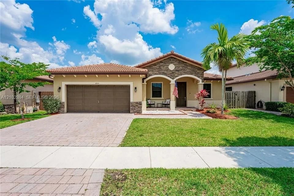На продажу: $530,000 (3 спален, 2 ванн, 2043 Квадратных фут)