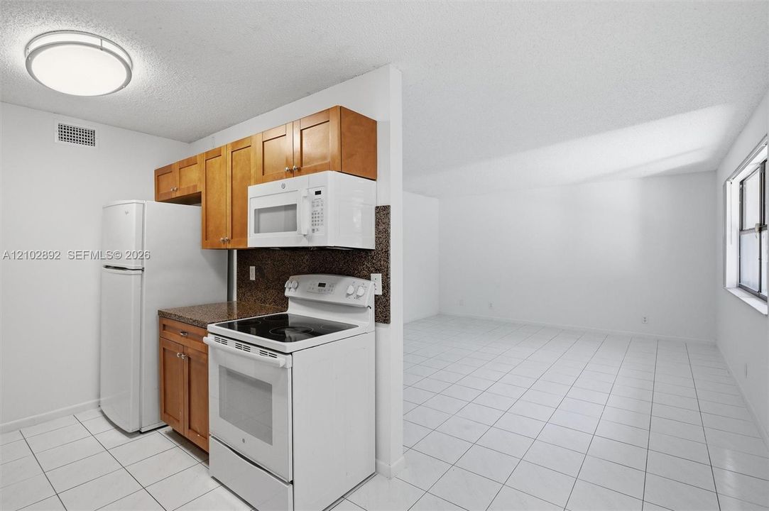 В аренду: $1,900 (2 спален, 2 ванн, 840 Квадратных фут)