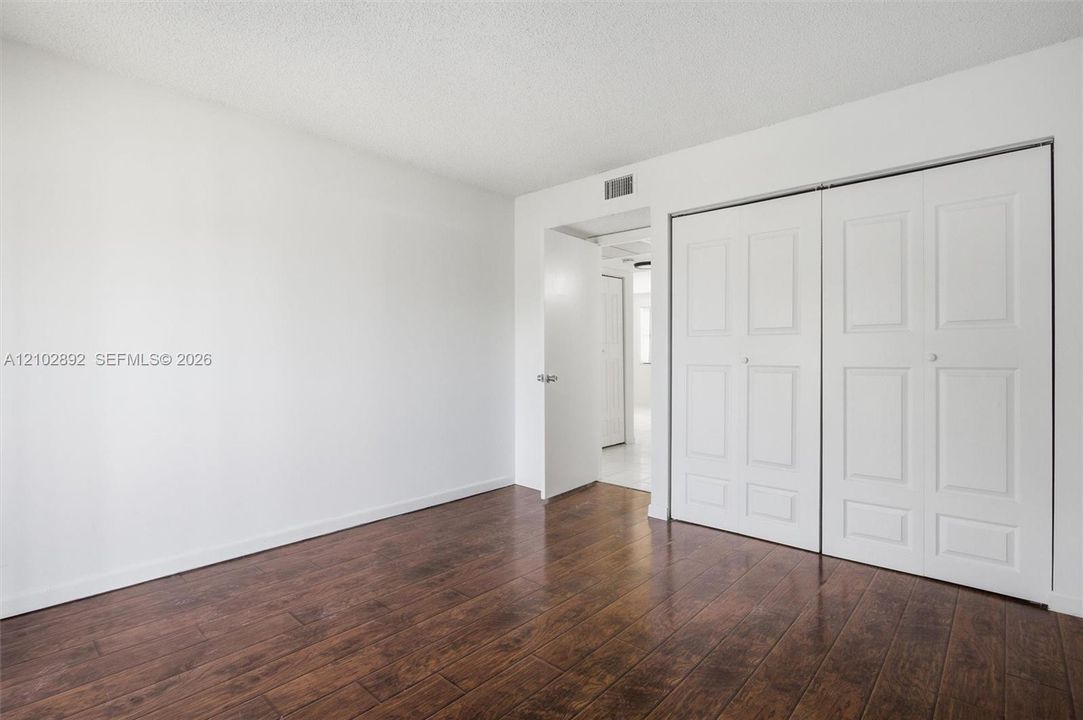 В аренду: $1,900 (2 спален, 2 ванн, 840 Квадратных фут)
