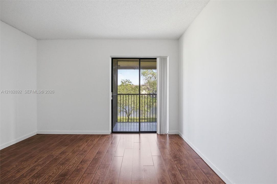 В аренду: $1,900 (2 спален, 2 ванн, 840 Квадратных фут)
