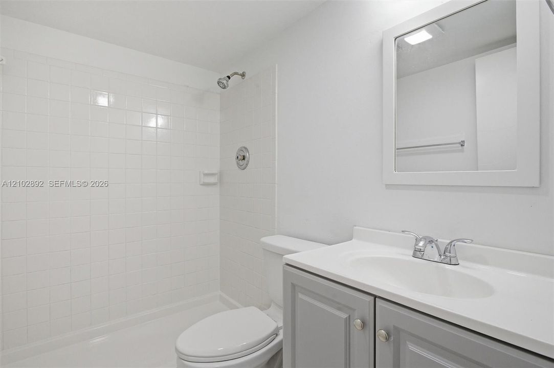 В аренду: $1,900 (2 спален, 2 ванн, 840 Квадратных фут)