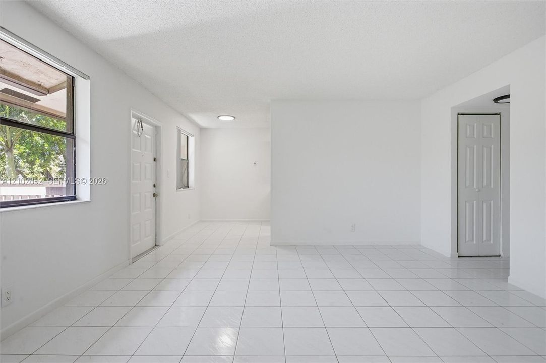В аренду: $1,900 (2 спален, 2 ванн, 840 Квадратных фут)