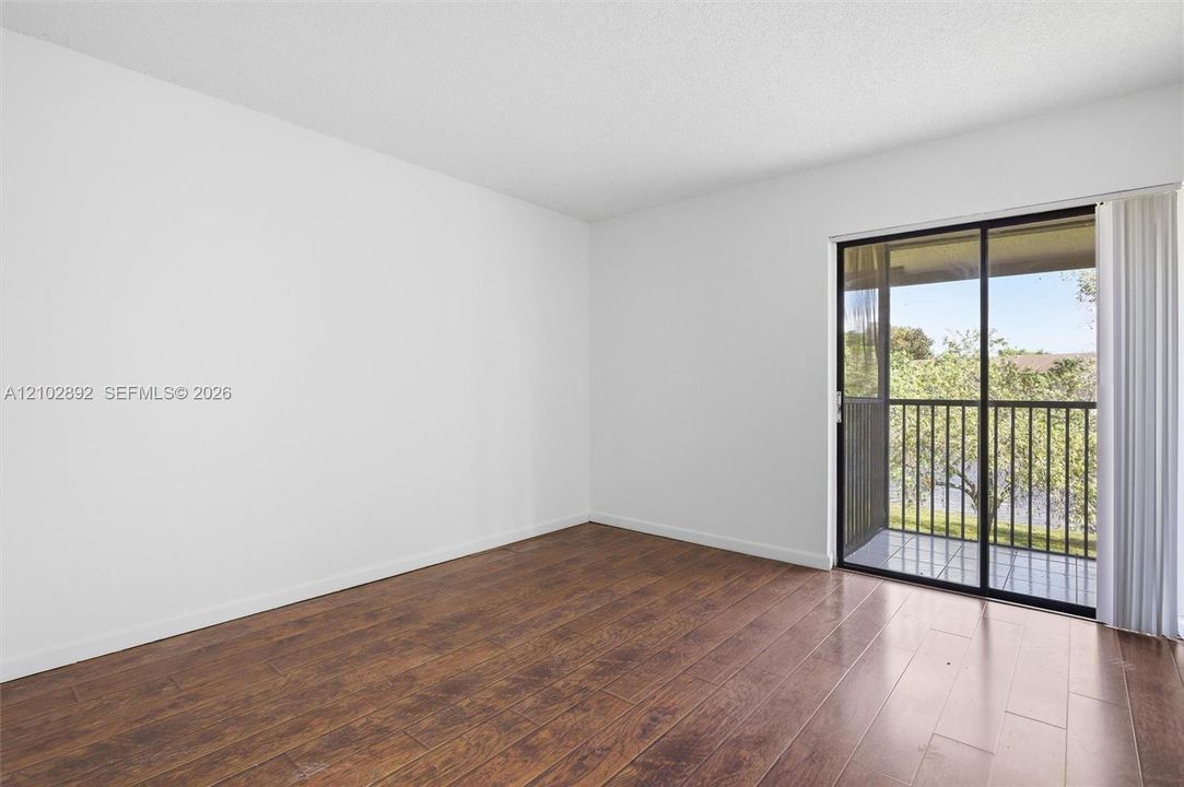 В аренду: $1,900 (2 спален, 2 ванн, 840 Квадратных фут)