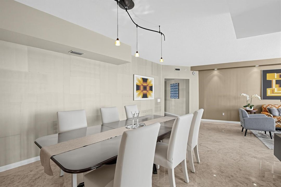 50_411_N_New_River_Dr_E-Dining_room-1374