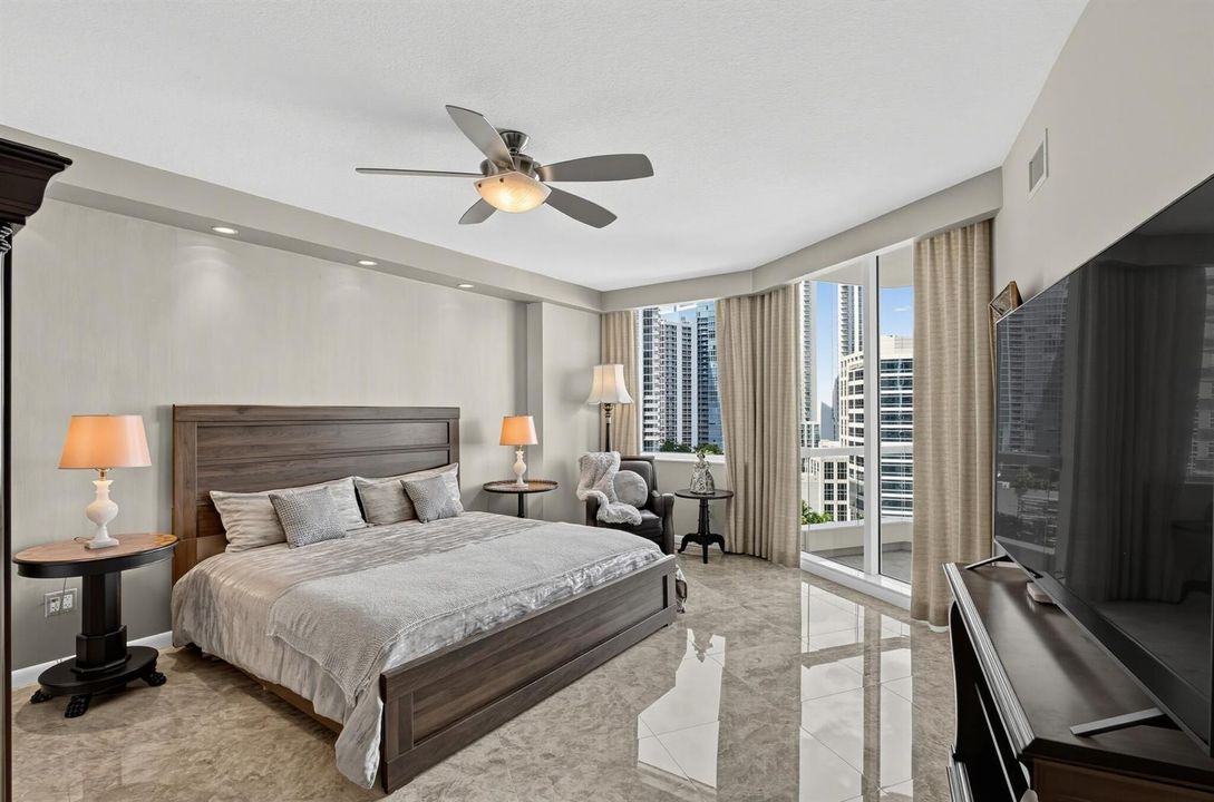 58_411_N_New_River_Dr_E-Bedroom-1406
