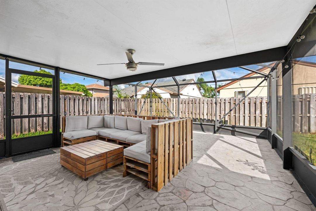Screened-In Porch