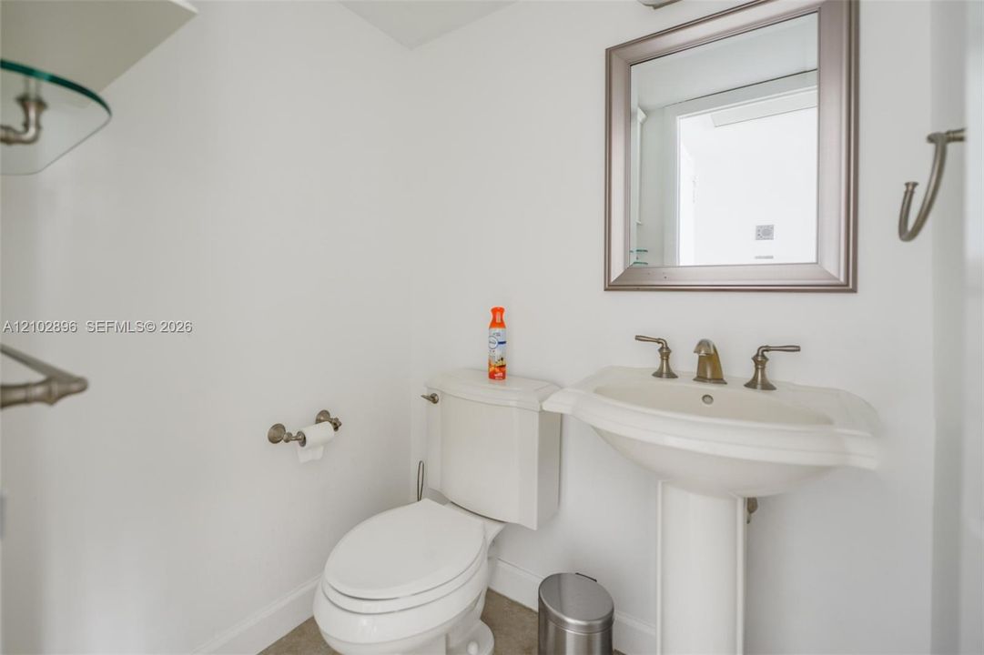 В аренду: $2,300 (1 спален, 1 ванн, 846 Квадратных фут)