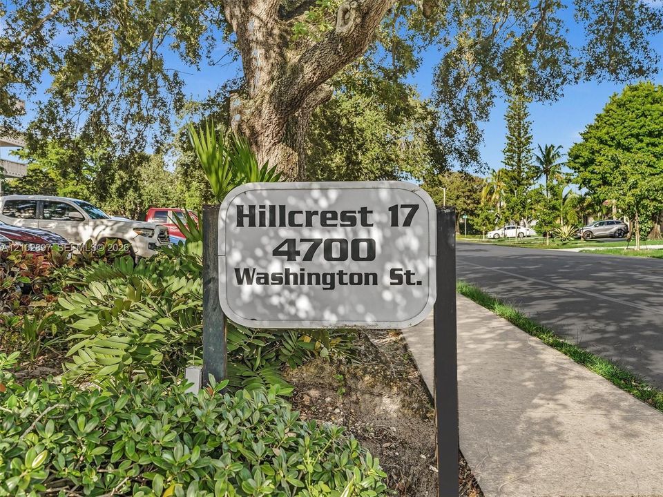 For Sale: $130,000 (1 beds, 1 baths, 775 Square Feet)