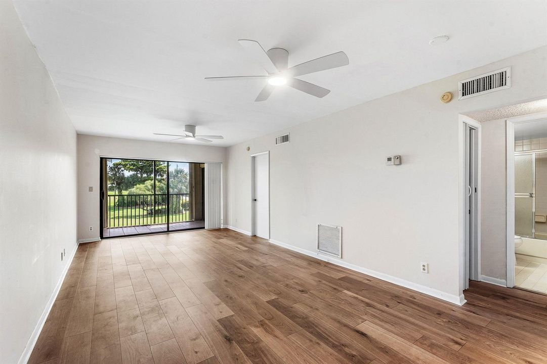 009-12970BriarlakeDrive-204-PalmBeachGar