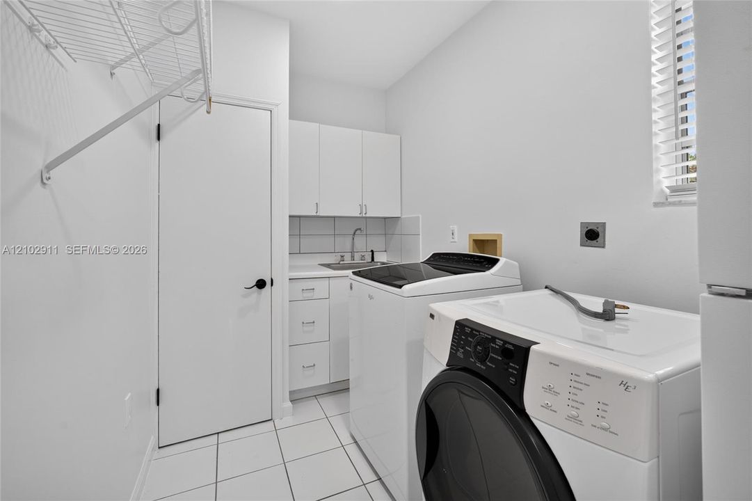 En Renta: $6,900 (4 camas, 2 baños, 2592 Pies cuadrados)
