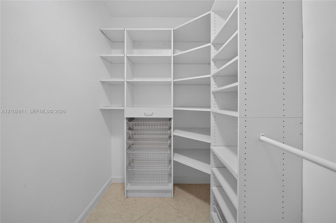 En Renta: $6,900 (4 camas, 2 baños, 2592 Pies cuadrados)