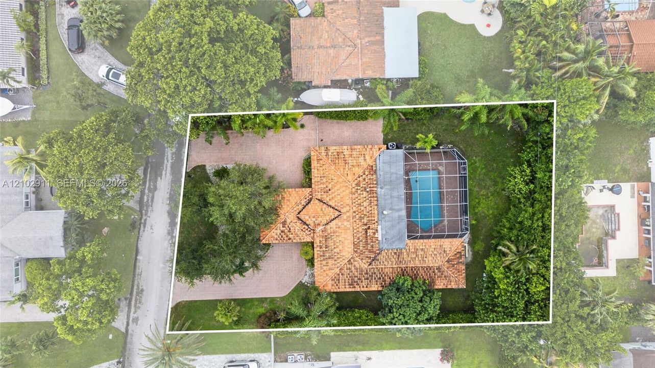 En Renta: $6,900 (4 camas, 2 baños, 2592 Pies cuadrados)
