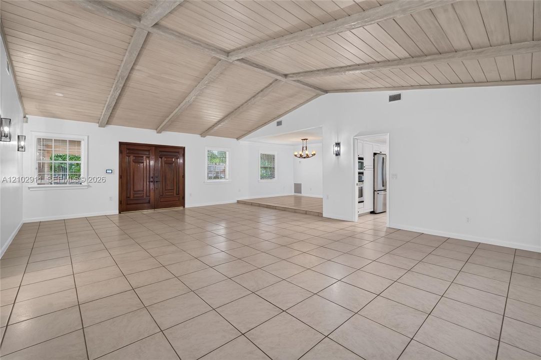 En Renta: $6,900 (4 camas, 2 baños, 2592 Pies cuadrados)