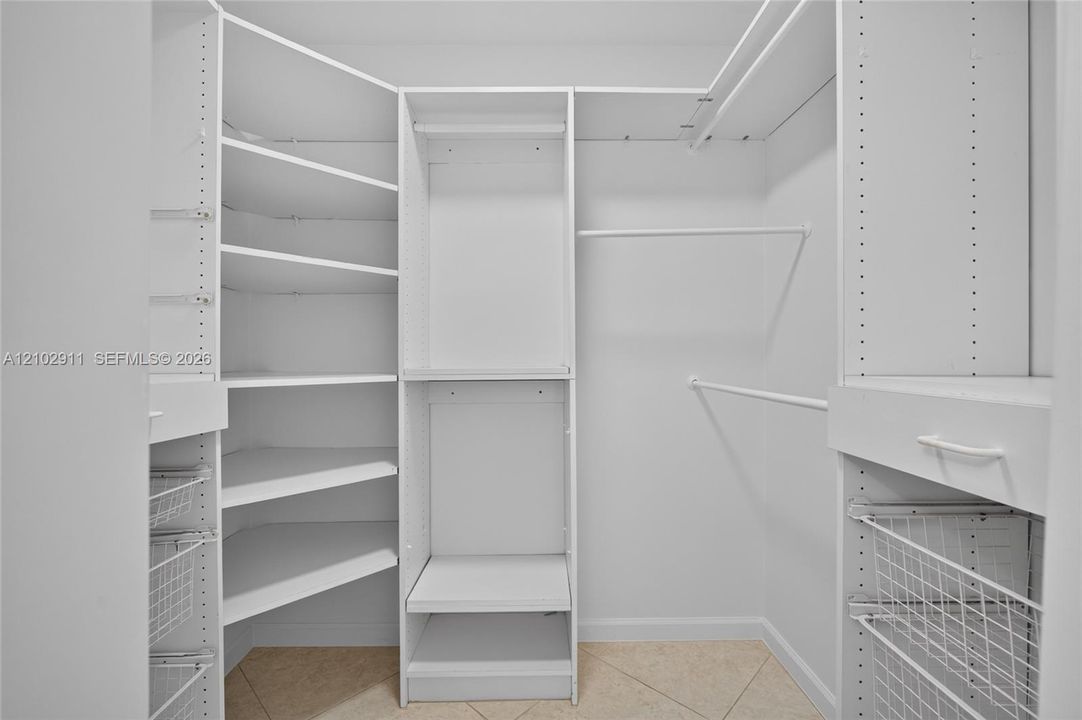 En Renta: $6,900 (4 camas, 2 baños, 2592 Pies cuadrados)