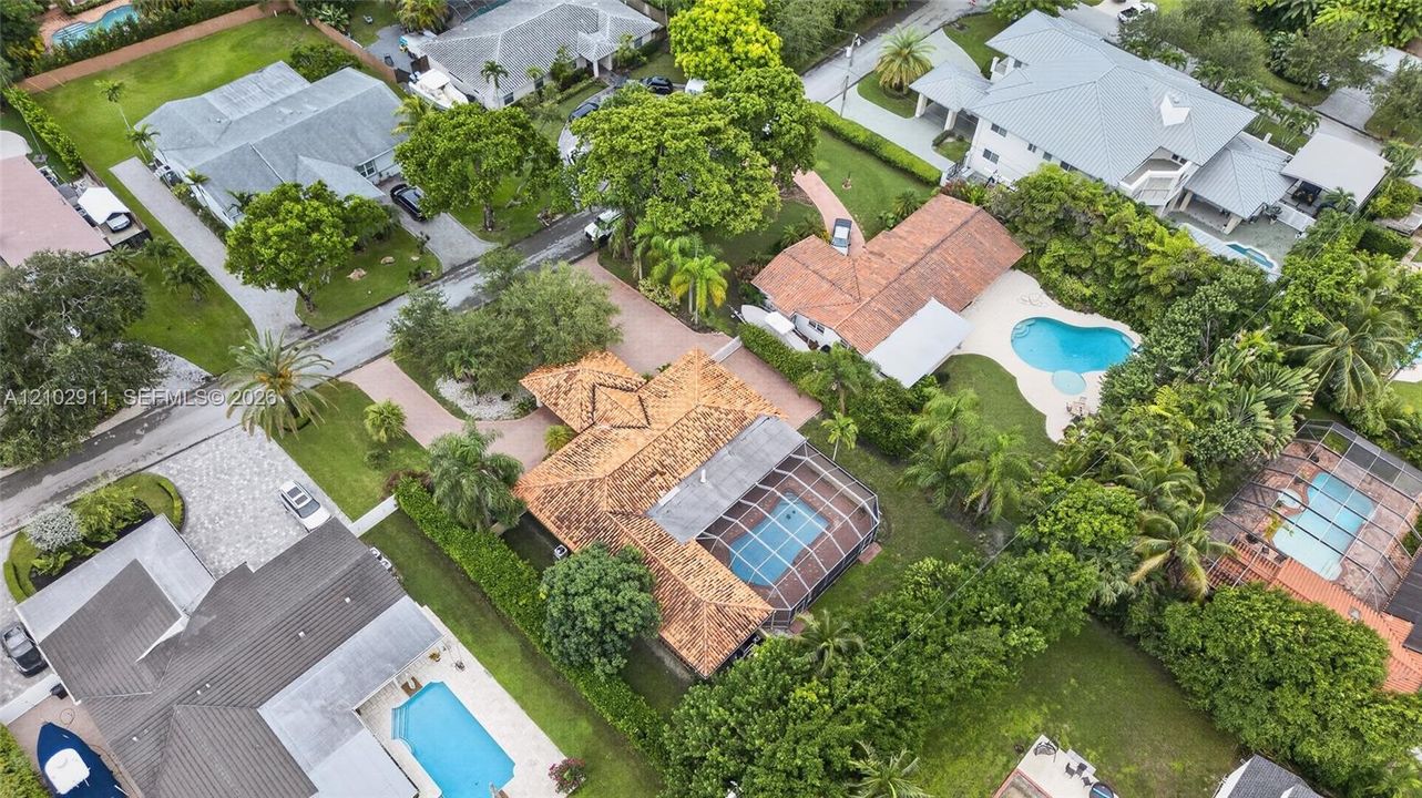 En Renta: $6,900 (4 camas, 2 baños, 2592 Pies cuadrados)