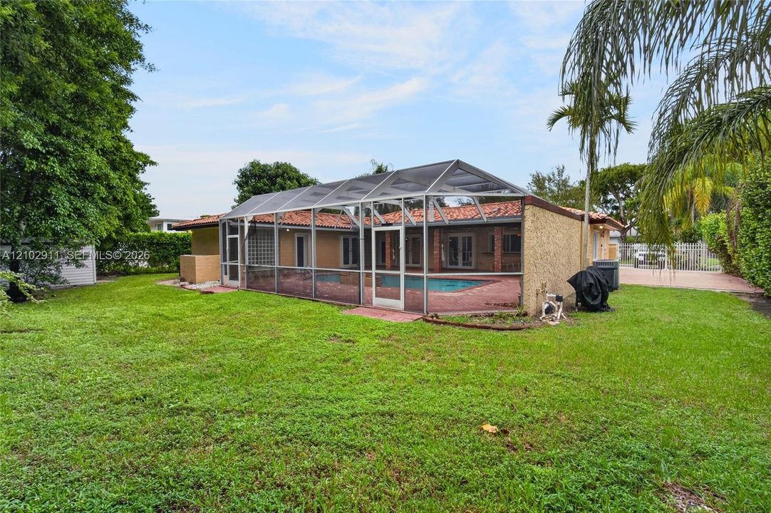 En Renta: $6,900 (4 camas, 2 baños, 2592 Pies cuadrados)