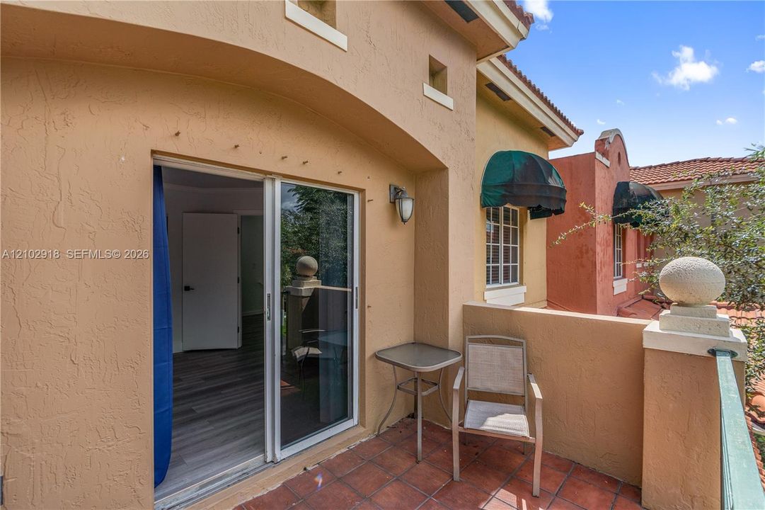 En Venta: $419,000 (4 camas, 3 baños, 1580 Pies cuadrados)