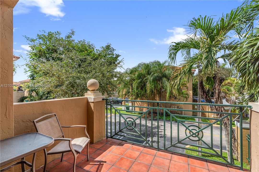 En Venta: $419,000 (4 camas, 3 baños, 1580 Pies cuadrados)