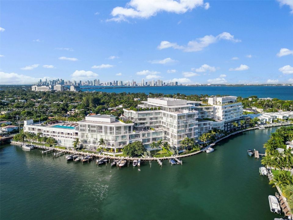 На продажу: $4,495,000 (3 спален, 3 ванн, 0 Квадратных фут)
