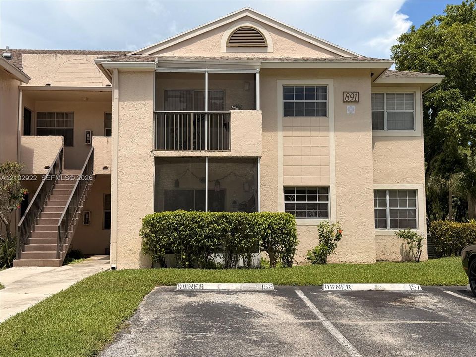 For Rent: $2,000 (2 beds, 2 baths, 807 Square Feet)