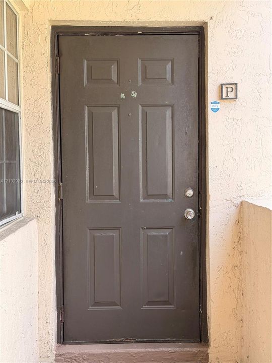 For Rent: $2,000 (2 beds, 2 baths, 807 Square Feet)