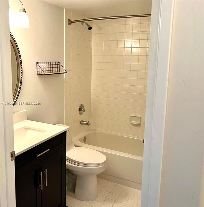 В аренду: $2,400 (2 спален, 2 ванн, 944 Квадратных фут)