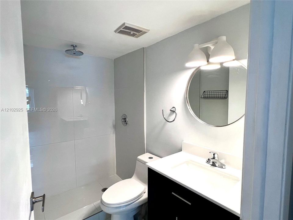 В аренду: $2,400 (2 спален, 2 ванн, 944 Квадратных фут)