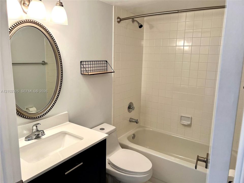 В аренду: $2,400 (2 спален, 2 ванн, 944 Квадратных фут)