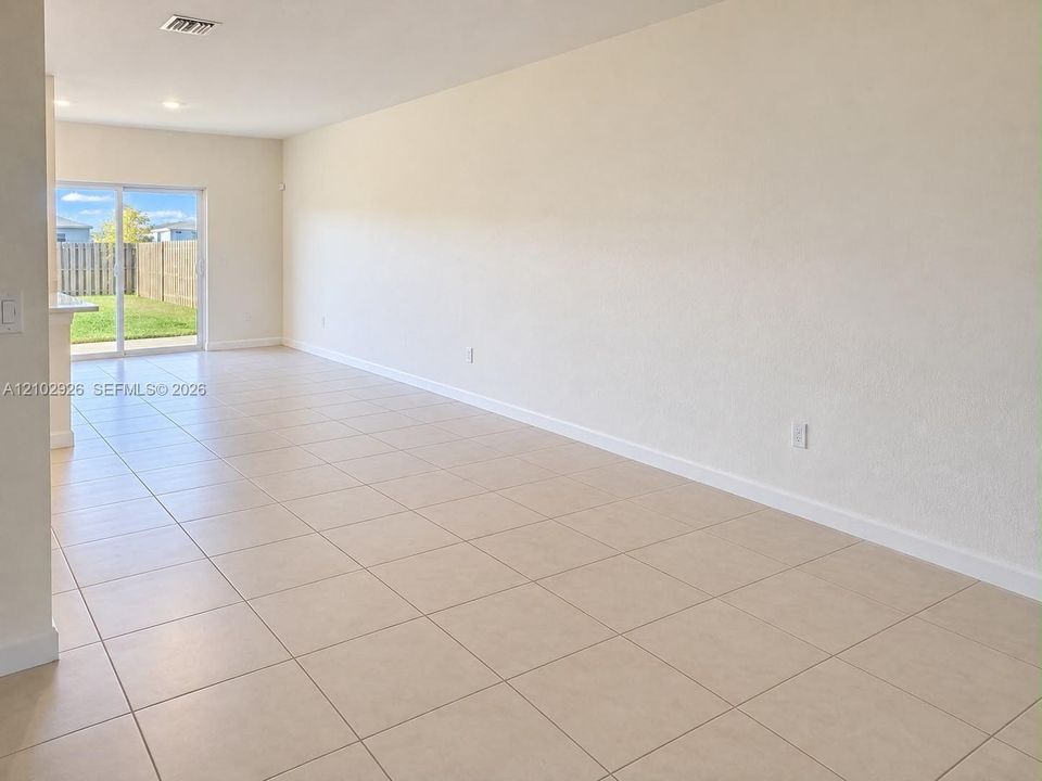 En Renta: $3,050 (3 camas, 2 baños, 1827 Pies cuadrados)