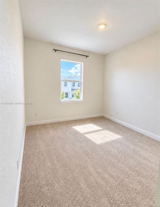 En Renta: $3,050 (3 camas, 2 baños, 1827 Pies cuadrados)