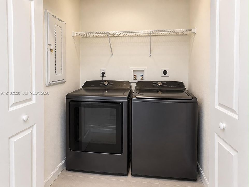 En Renta: $3,050 (3 camas, 2 baños, 1827 Pies cuadrados)