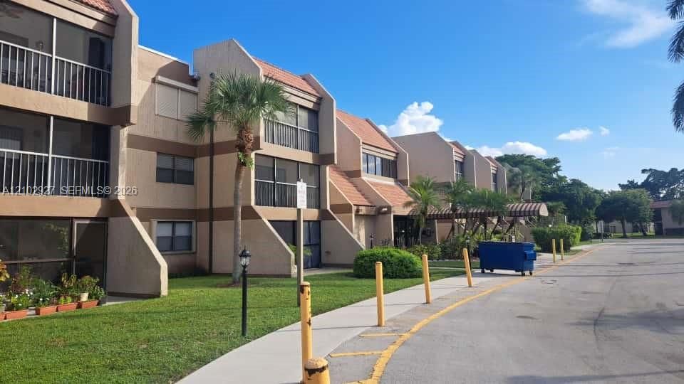For Rent: $2,100 (1 beds, 1 baths, 812 Square Feet)