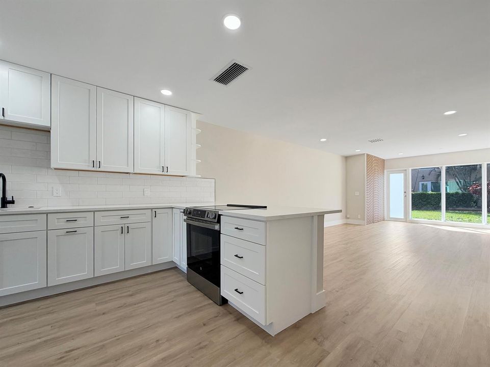 Kitchen/living