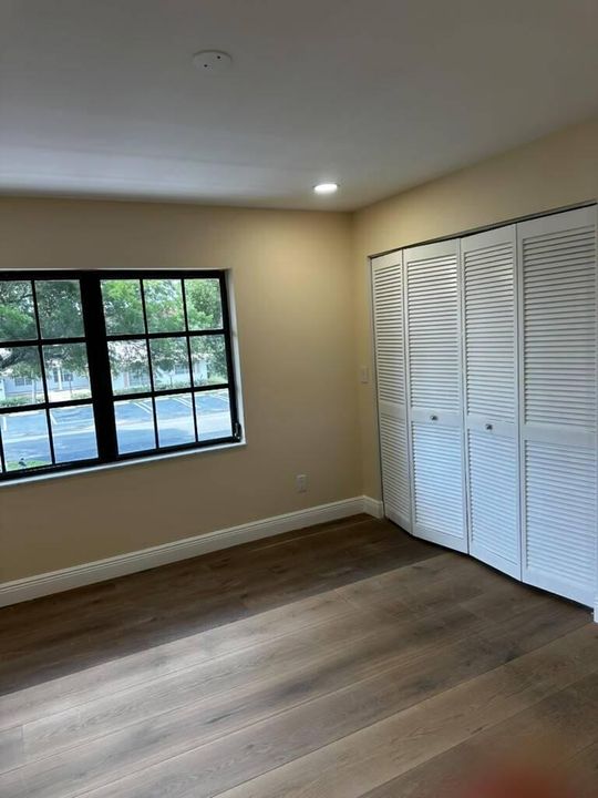 bedroom 04