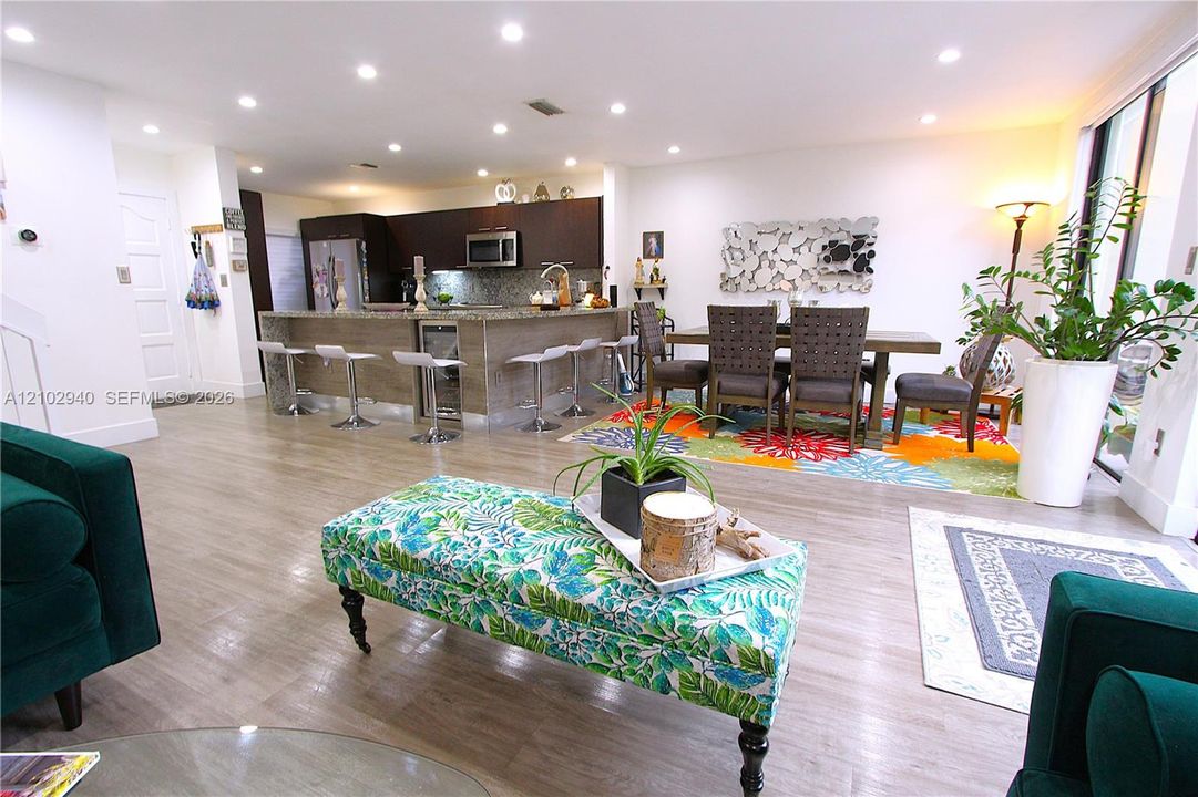 En Venta: $498,000 (2 camas, 2 baños, 1423 Pies cuadrados)